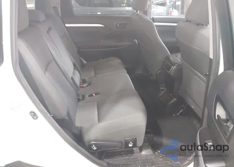 2016 Toyota Highlander Le V6 z USA, uszkodzony, nr VIN 5TDBKRFH7GS344324